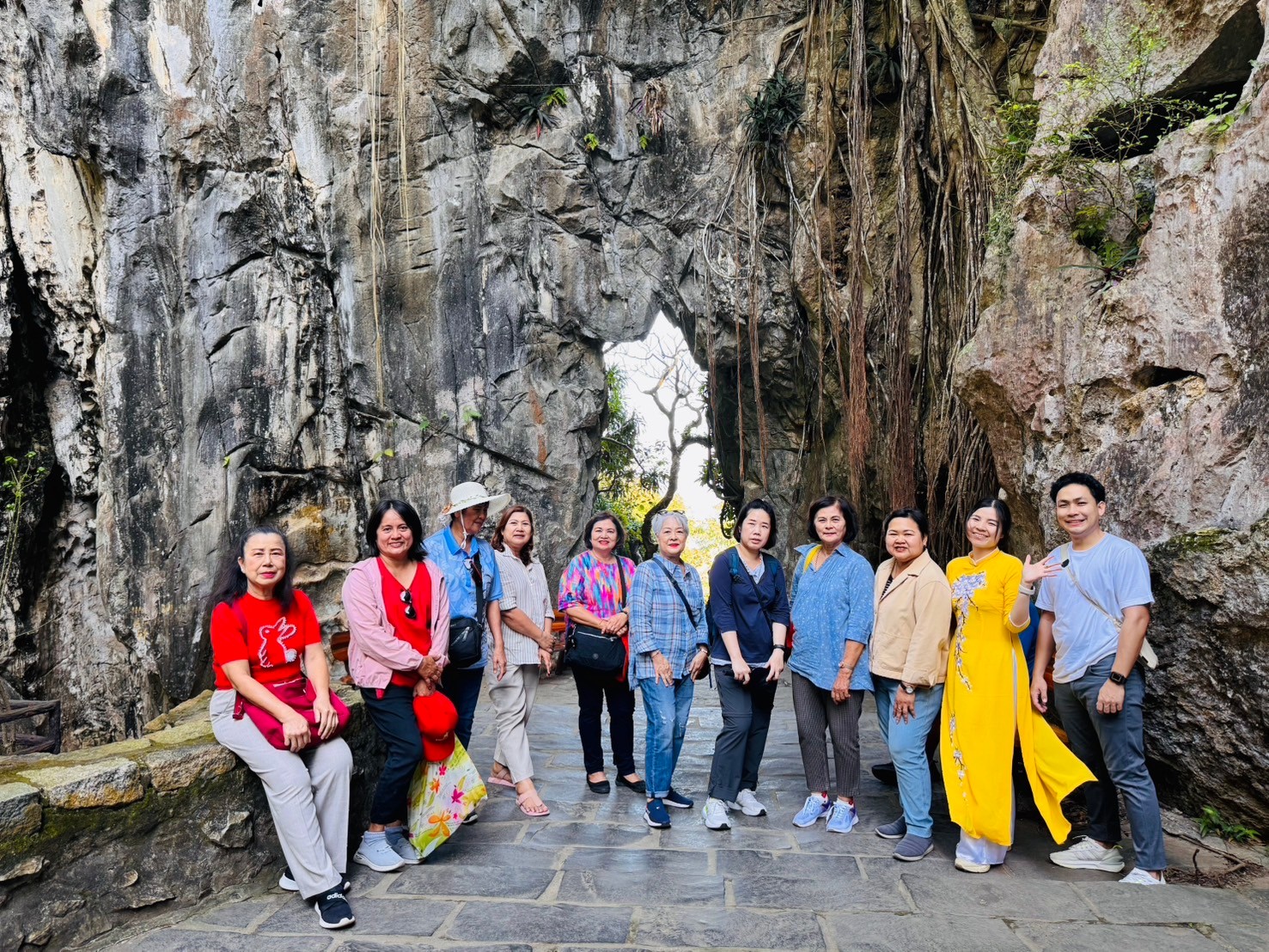 WVN120414-FD เวียดนามกลาง ดานัง ฮอยอัน พักบานาฮิลล์ พักดานังติดริมทะเล