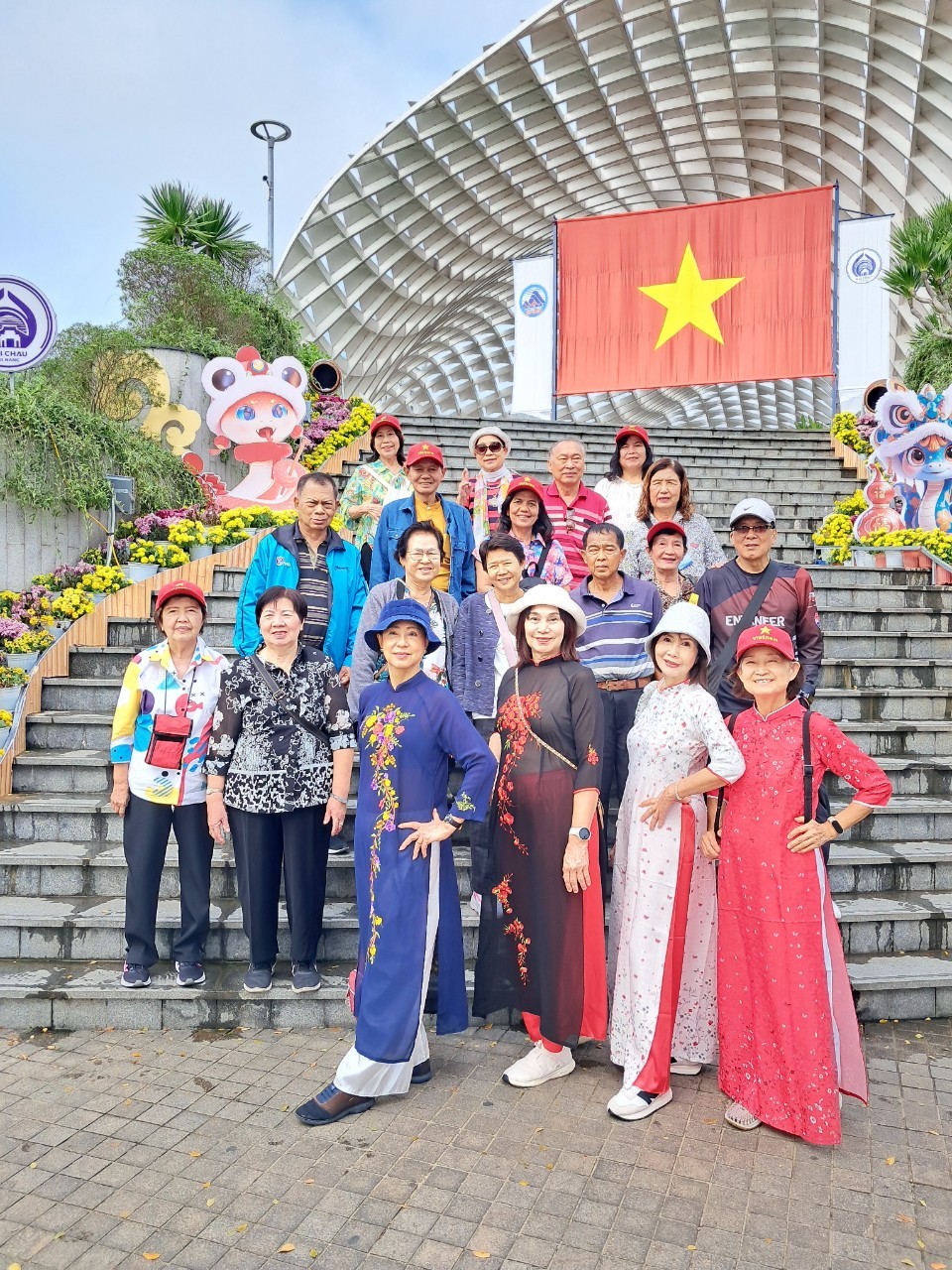 WVN120414-FD เวียดนามกลาง ดานัง ฮอยอัน พักบานาฮิลล์ พักดานังติดริมทะเล