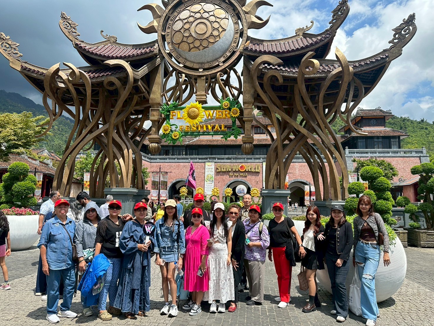 WVN120413-FD เวียดนามกลาง ดานัง ฮอยอัน เที่ยวบานาฮิลล์เต็มวัน 4วัน 3คืน