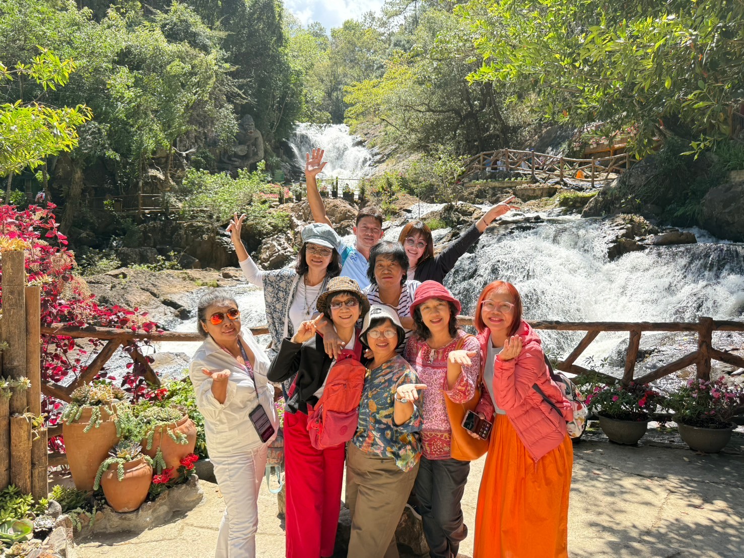 WVN130411-FD ญาจาง-ดาลัด-มุยเน่-โฮจิมินห์ 4วัน3คืน